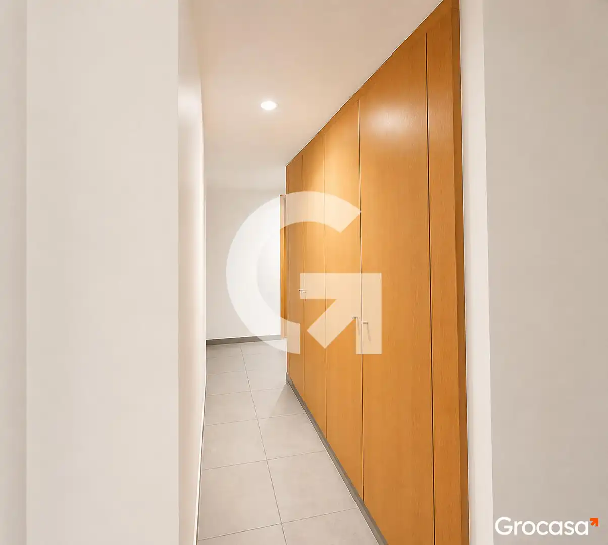 Piso en venta en Sant Vicenç Dels Horts con Aire acondicionado, Calefacción y Terraza
