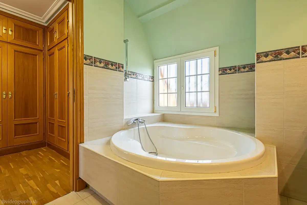 Baño de Casa o chalet en venta en Móstoles con Aire acondicionado, Calefacción y Jardín privado