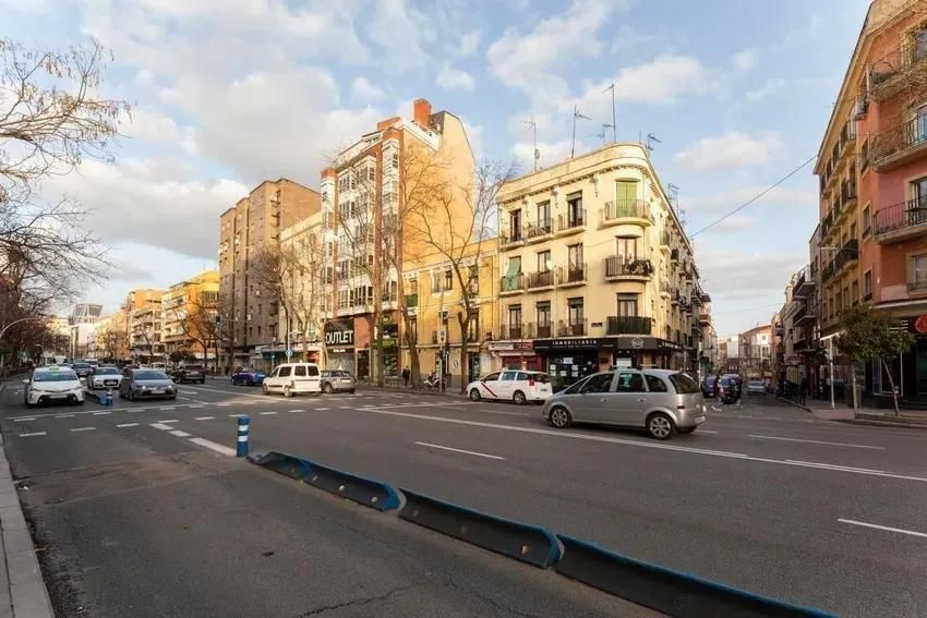 Vista exterior de Apartament de lloguer en  Madrid Capital amb Aire condicionat, Calefacció i Terrassa