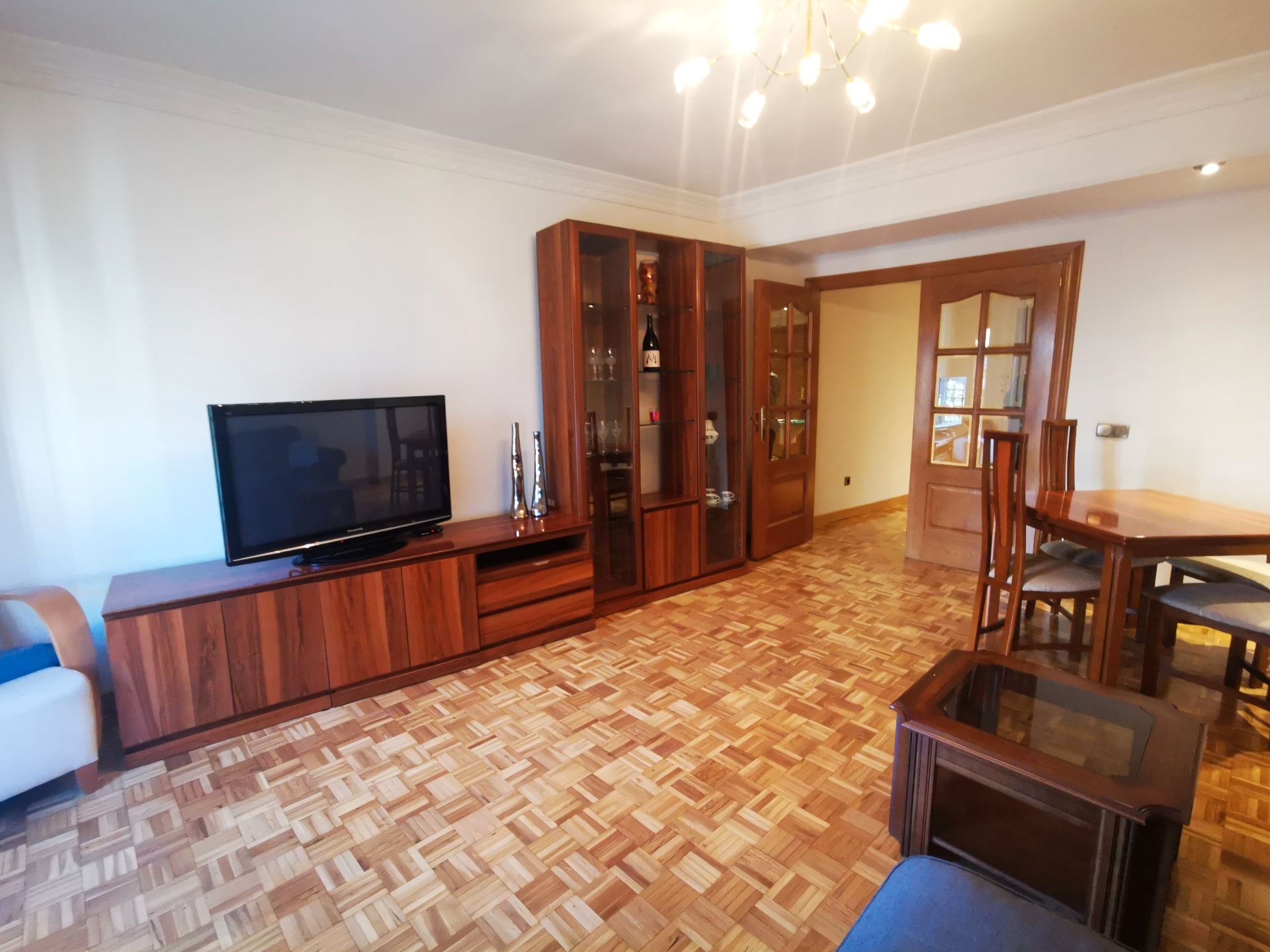 Living room of Flat for sale in Salamanca Capital  with Air Conditioner, Heating and Parquet flooring