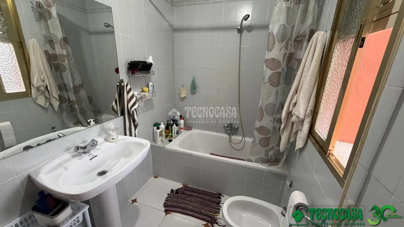 Baño de Casa adosada en venta en Candeleda con Aire acondicionado, Terraza y Balcón
