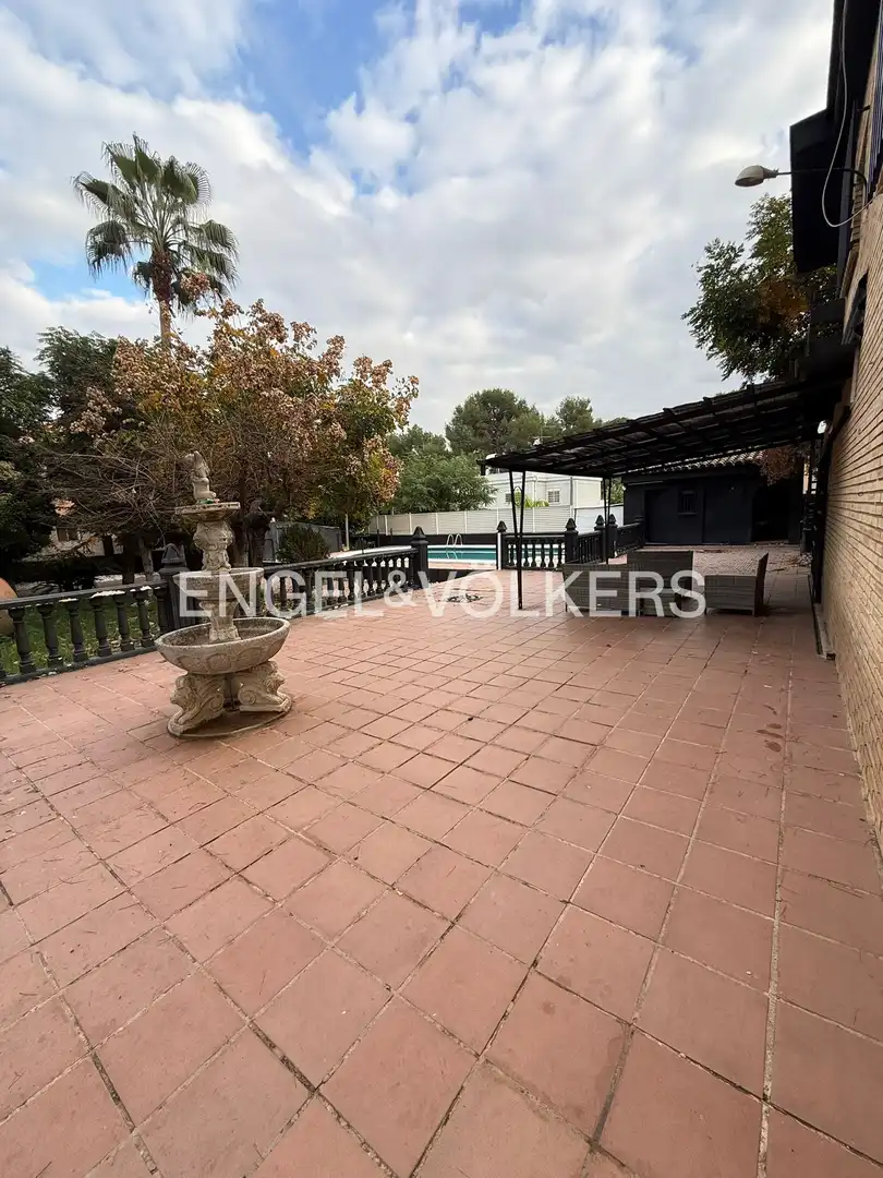 Terraza de Casa o chalet de alquiler en Paterna con Aire acondicionado, Calefacción y Jardín privado