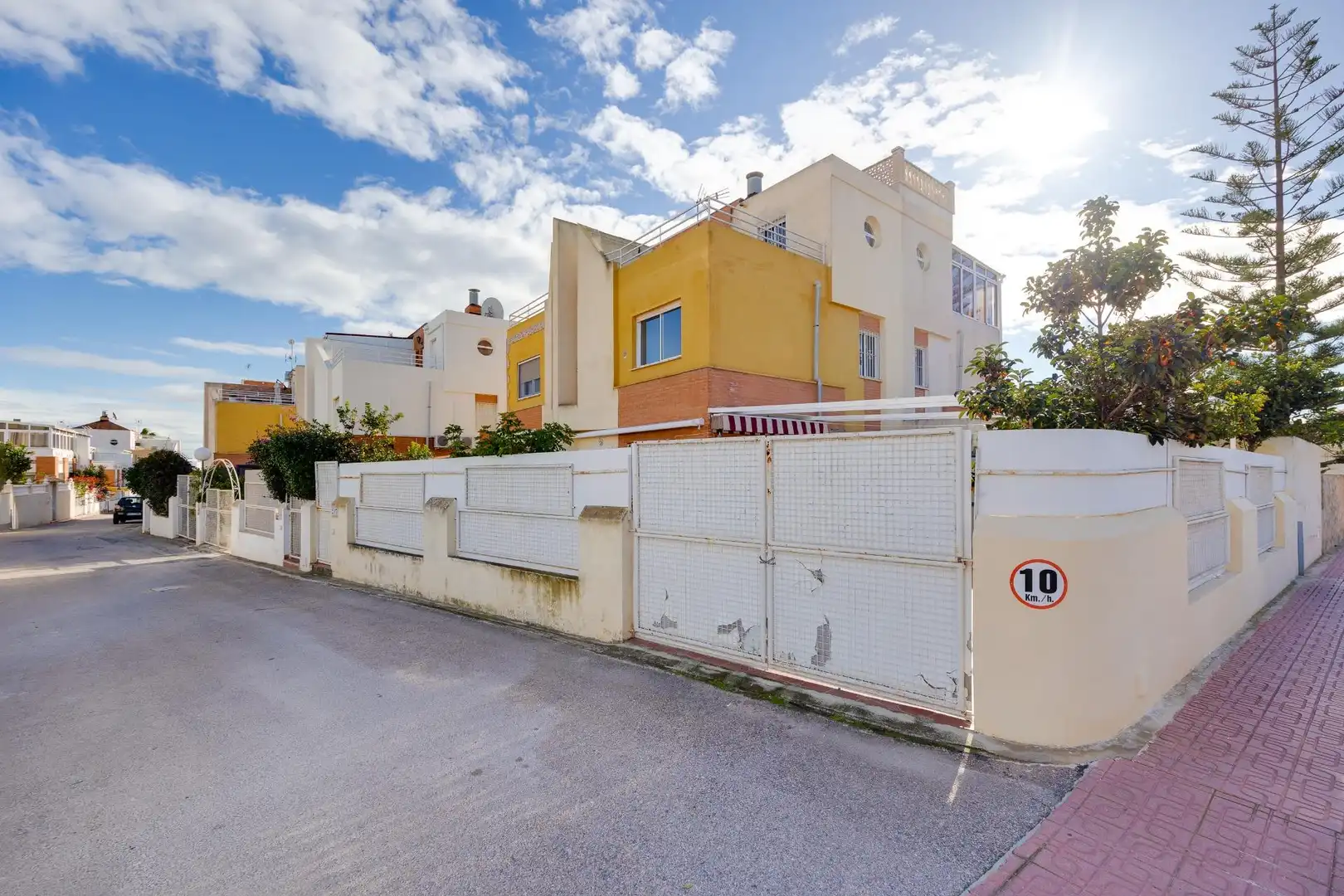 Vista exterior de Casa o chalet en venta en Torrevieja con Jardín privado, Terraza y Trastero