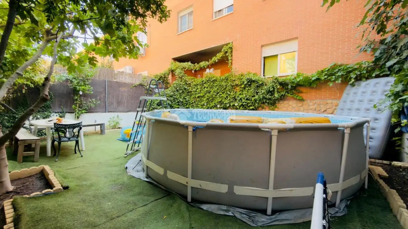 Swimming pool of Detached homes for sale in Seseña  with Balcony