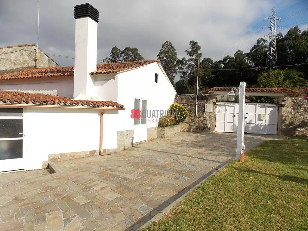 Vista exterior de Casa o xalet en venda en Padrón amb Jardí privat