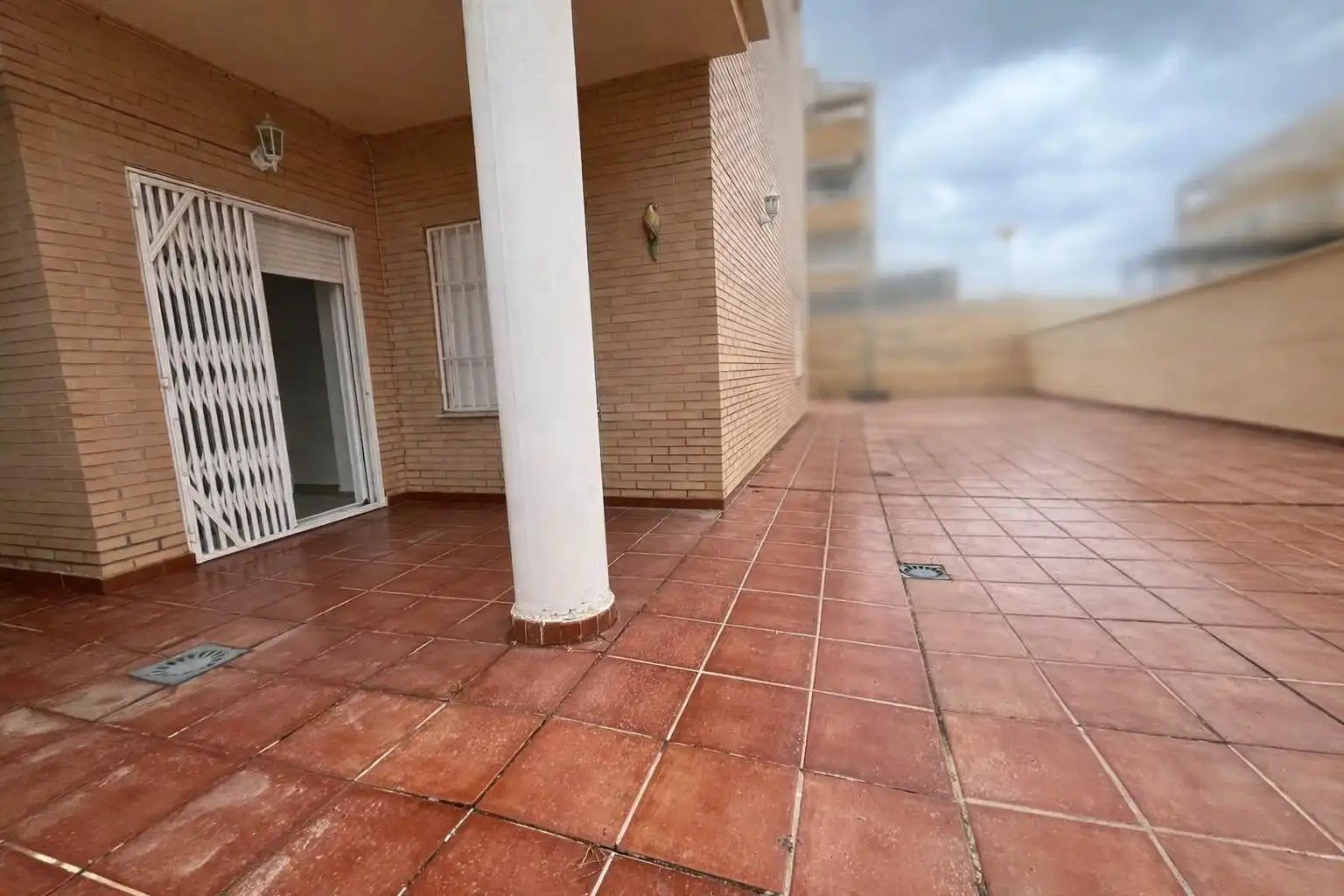 Terrasse von Erdgeschoss zum Verkauf in Águilas mit Klimaanlage, Privatgarten und Möbliert