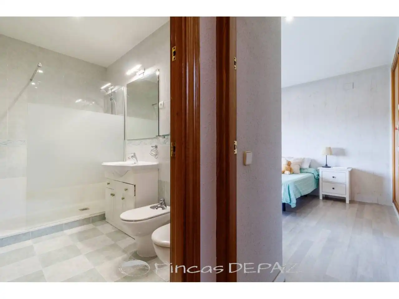 Bathroom of Houses for sale in Castelldefels