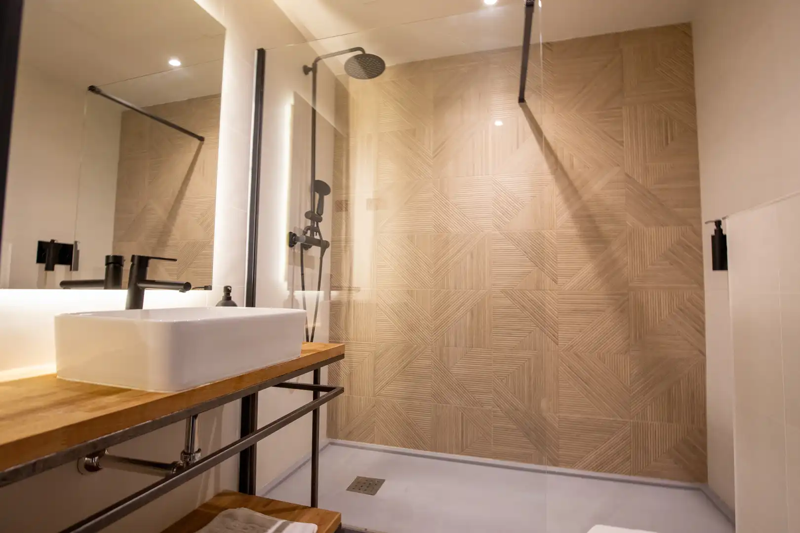Baño de Piso de alquiler en Madrid con Aire acondicionado, Calefacción y Amueblado