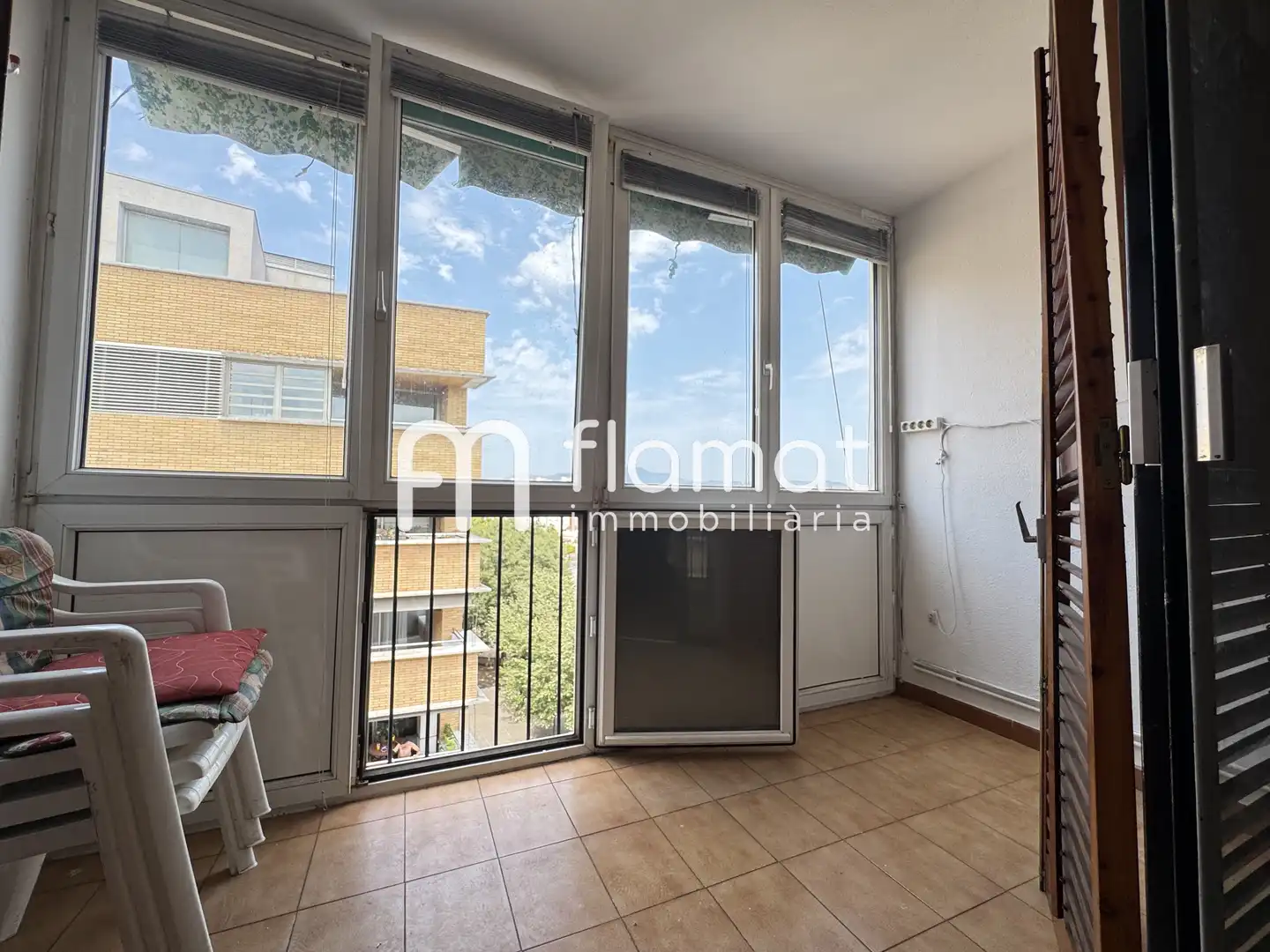 Vista exterior de Piso en venta en Girona