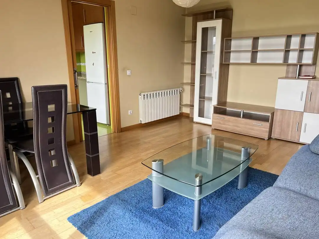 Sala d'estar de Pis en venda en Siero amb Calefacció, Jardí privat i Parquet