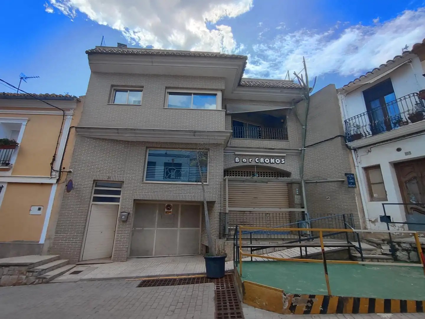Vista exterior de Casa adosada en venta en Gilet con Terraza y Balcón