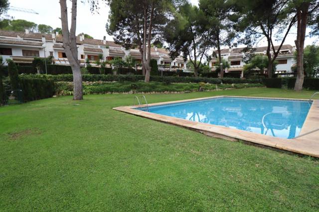 Casa adosada en Alquiler en Campolivar