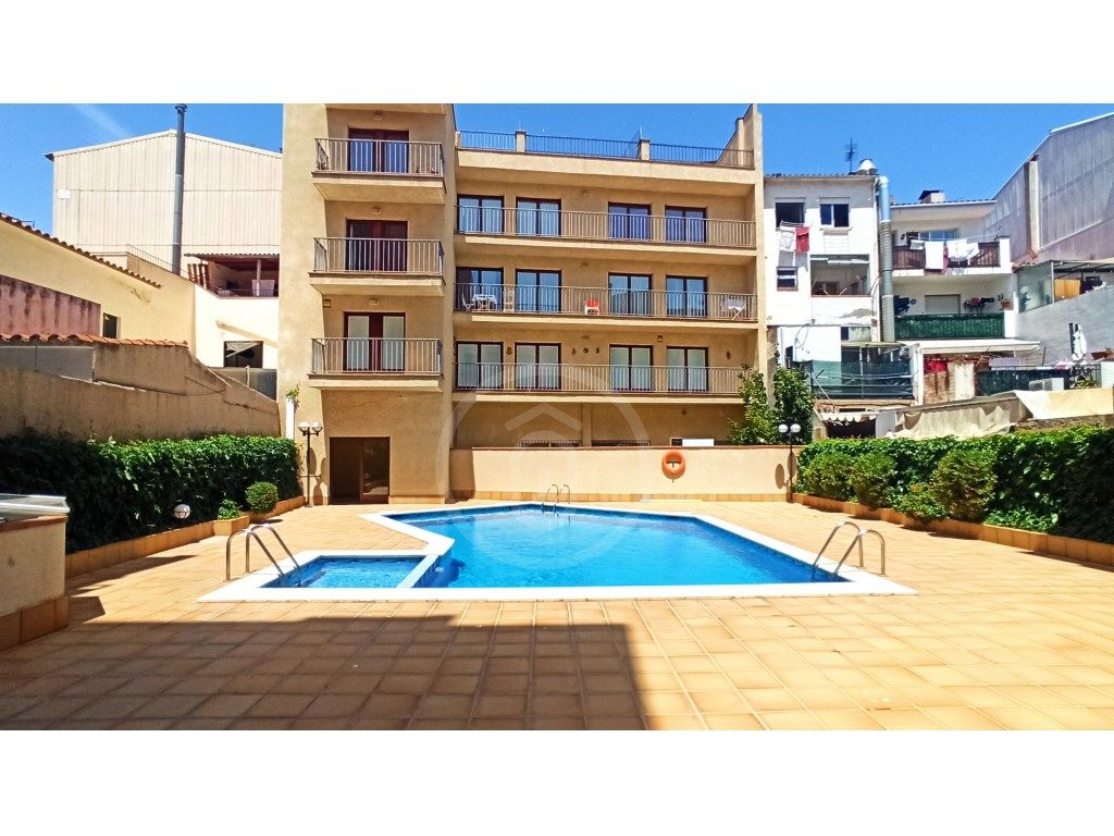 Schwimmbecken von Wohnung zum Verkauf in Tossa de Mar mit Klimaanlage, Heizung und Schwimmbad