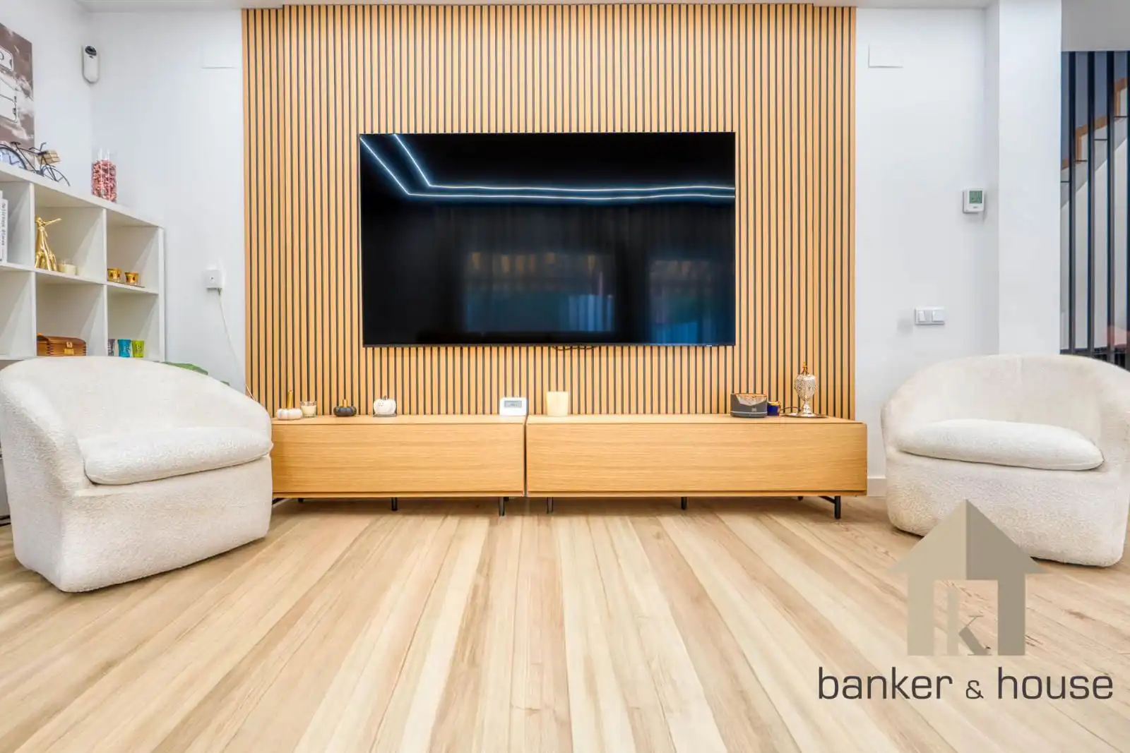 Living room of Detached homes for sale in Cerdanyola del Vallès  with Air Conditioner, Heating and Private garden