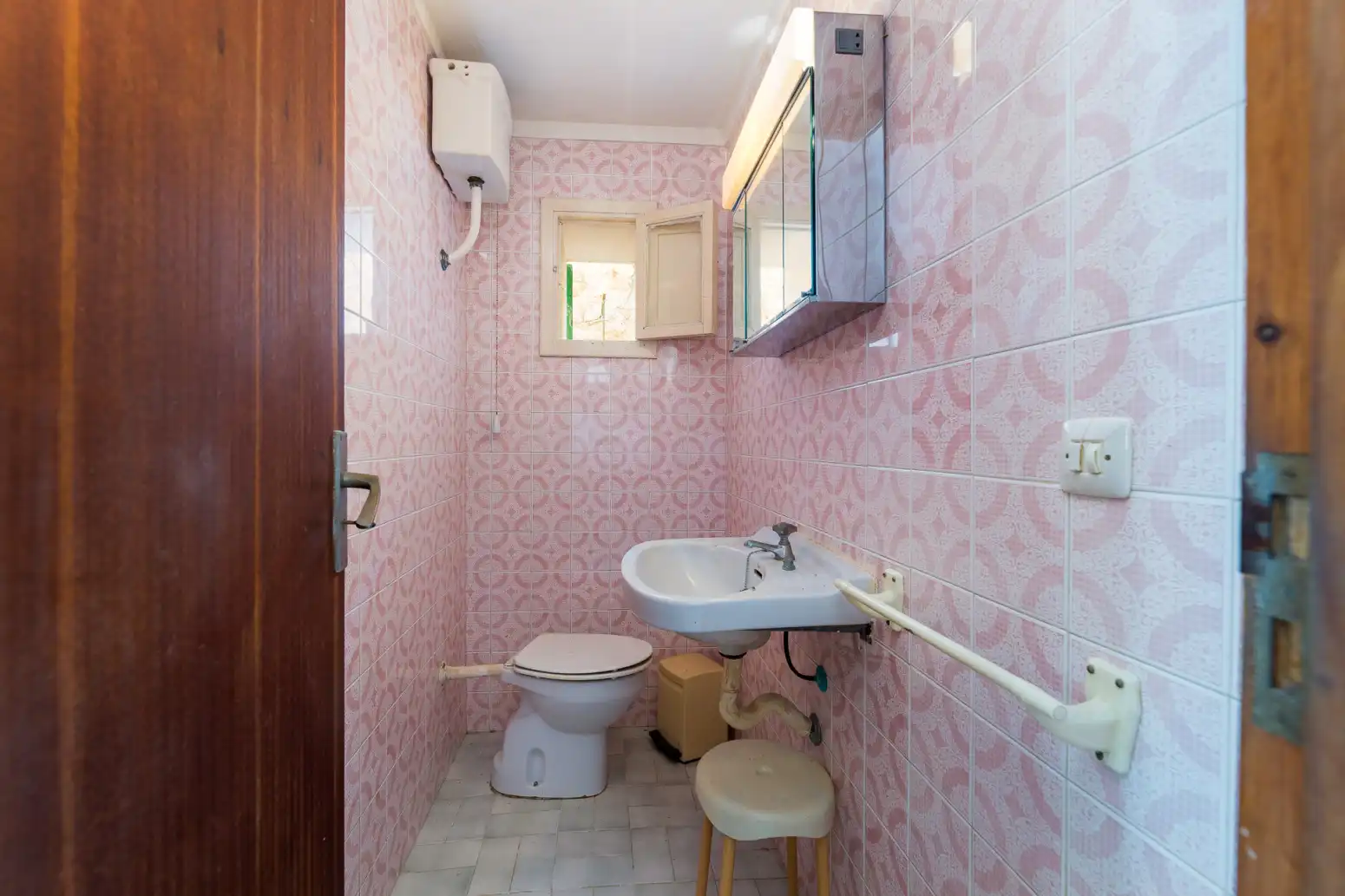 Bathroom of Detached homes for sale in  Palma de Mallorca  with Terrace and Storage room