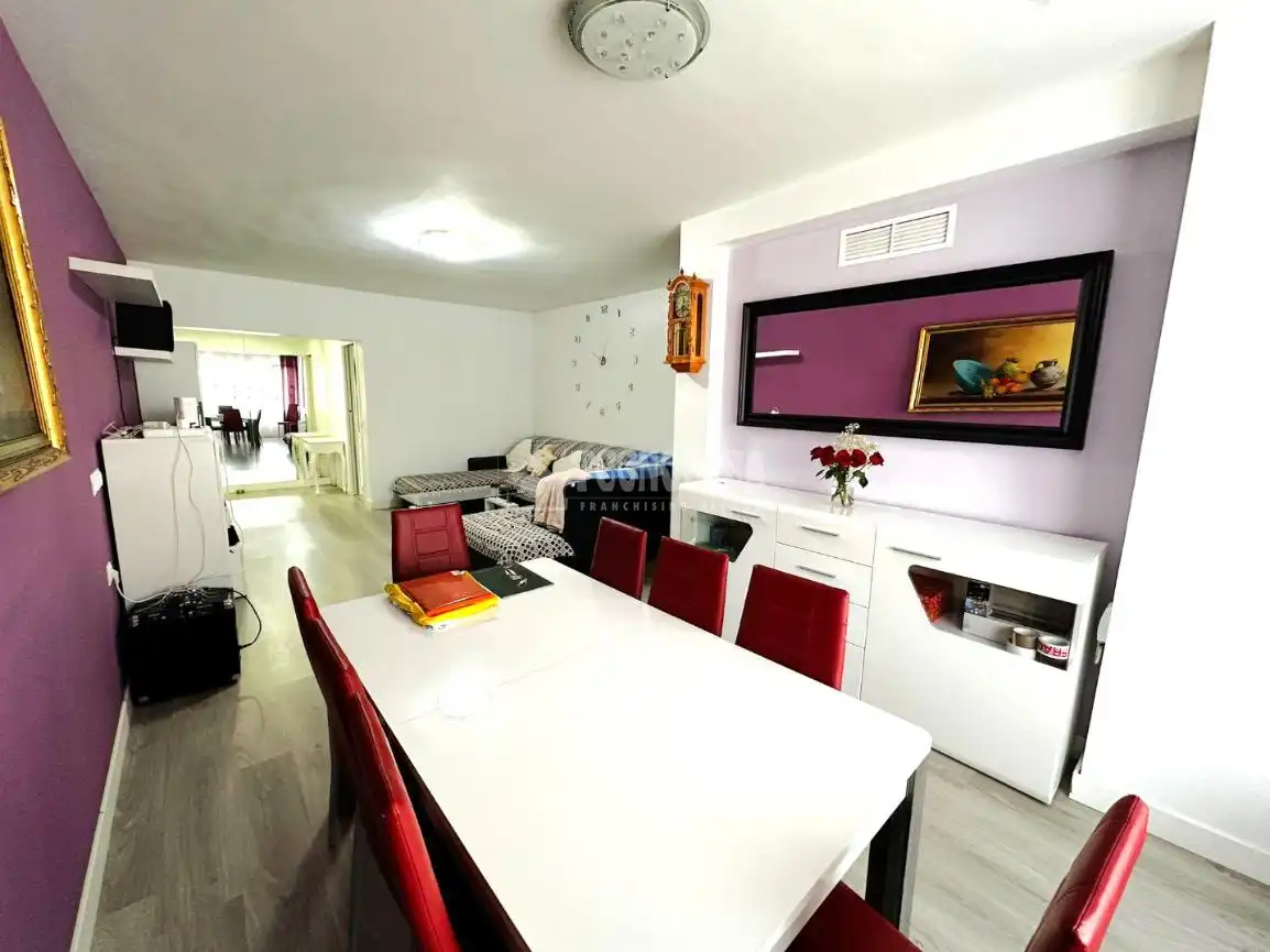 Sala de estar de Piso en venta en Parla con Aire acondicionado, Parquet y Amueblado