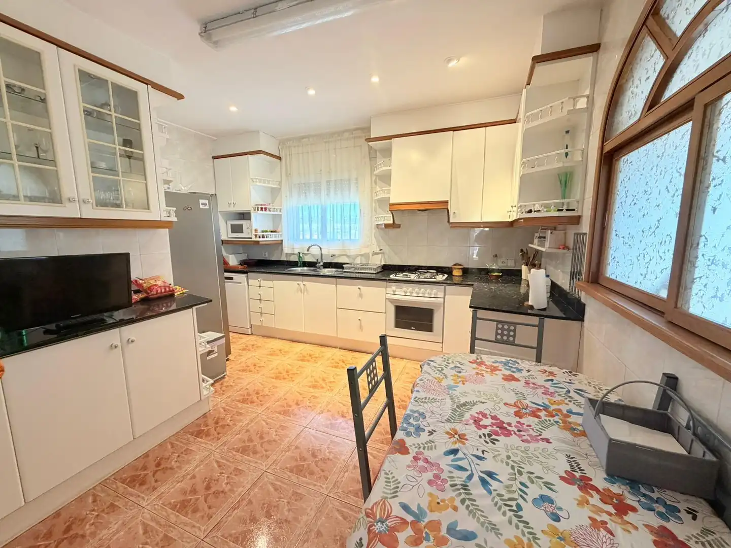 Kitchen of Houses for sale in Terrassa  with Air Conditioner, Heating and Terrace
