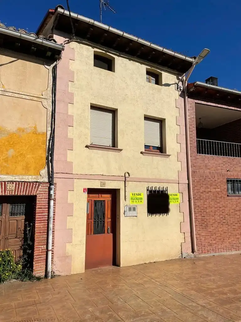 Vista exterior de Casa o xalet en venda en Redecilla del Camino amb Moblat