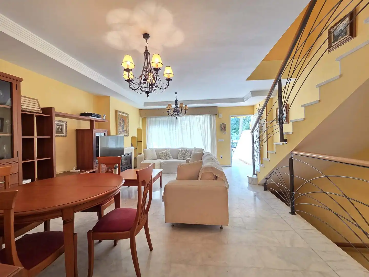 Sala d'estar de Casa adosada en venda en Gandia amb Aire condicionat, Jardí privat i Terrassa