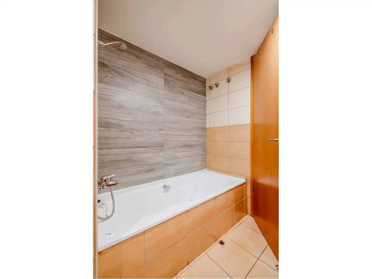 Baño de Piso en venta en Cassà de la Selva con Aire acondicionado, Calefacción y Terraza