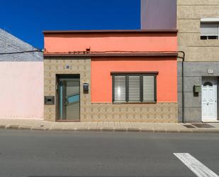 Vista exterior de Casa o xalet en venda en Arucas amb Terrassa