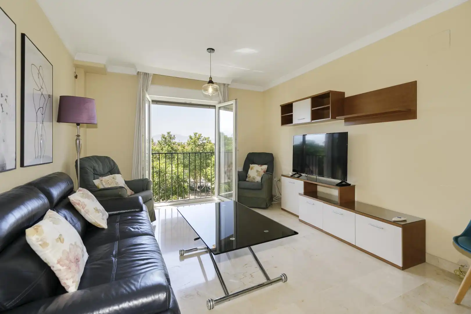 Apartamento en venta en 54 Calle Ramón y Cajal #escalera p3 / 4B, 34, Rosaleda - Juventud