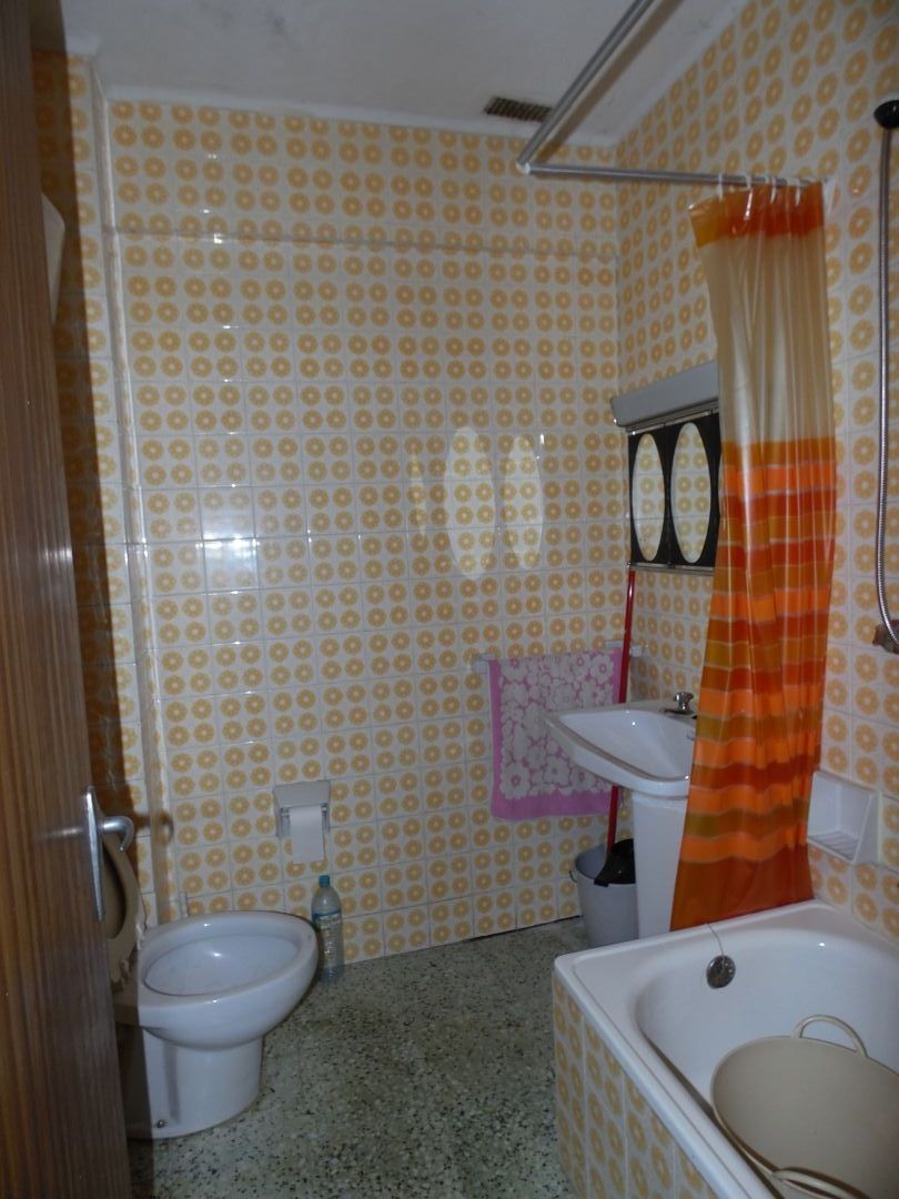 Badezimmer von Wohnung zum verkauf in Valle de Losa mit Möbliert