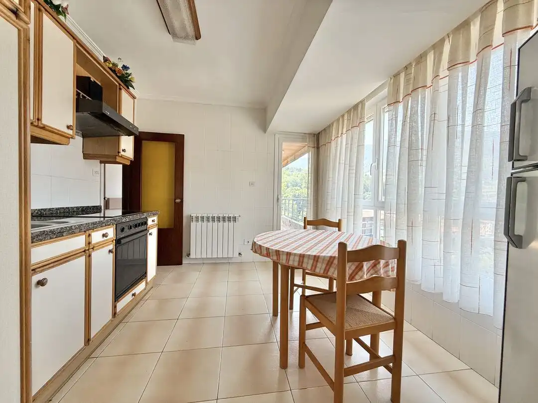Cocina de Piso en venta en Elgoibar con Calefacción, Terraza y Amueblado