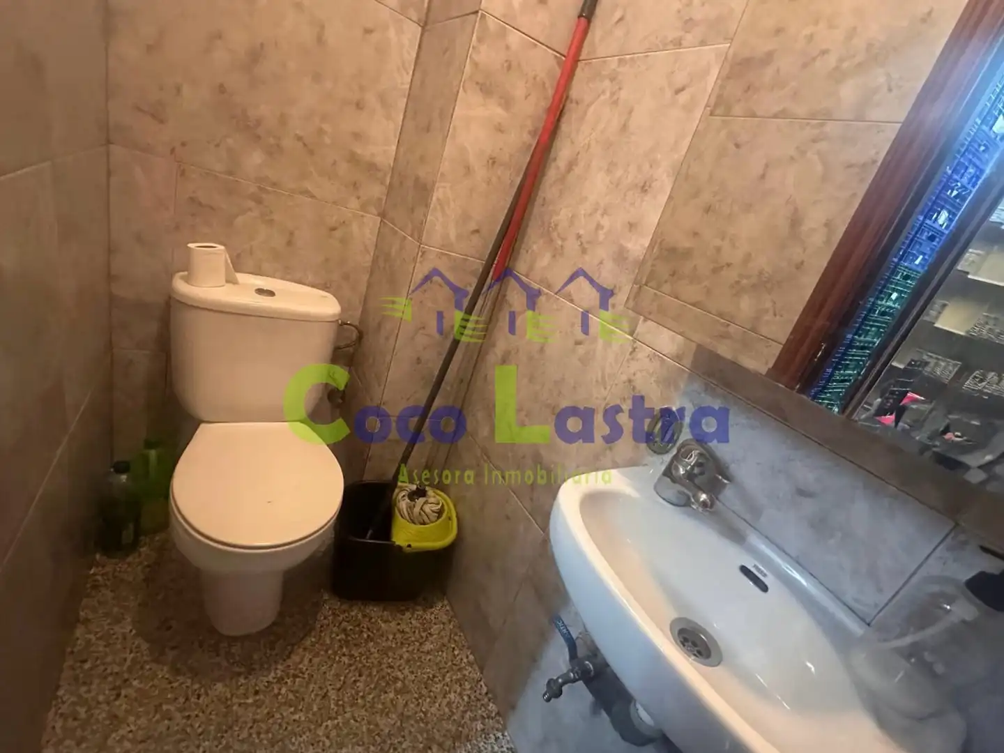 Baño de Local de alquiler en Salamanca con Aire acondicionado y Calefacción