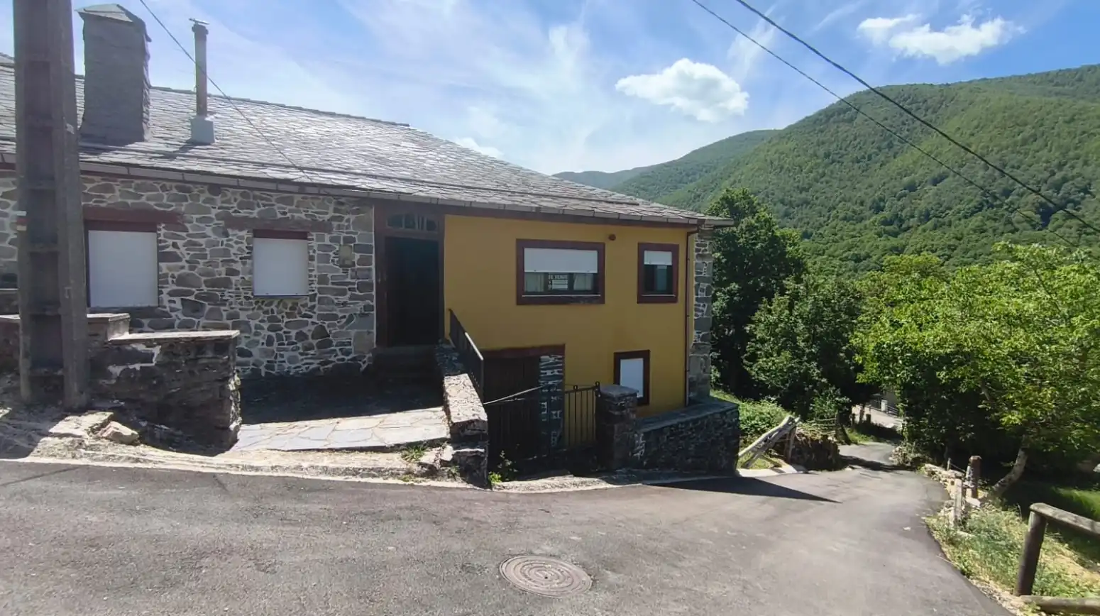 Vista exterior de Casa o xalet en venda en Degaña amb Traster