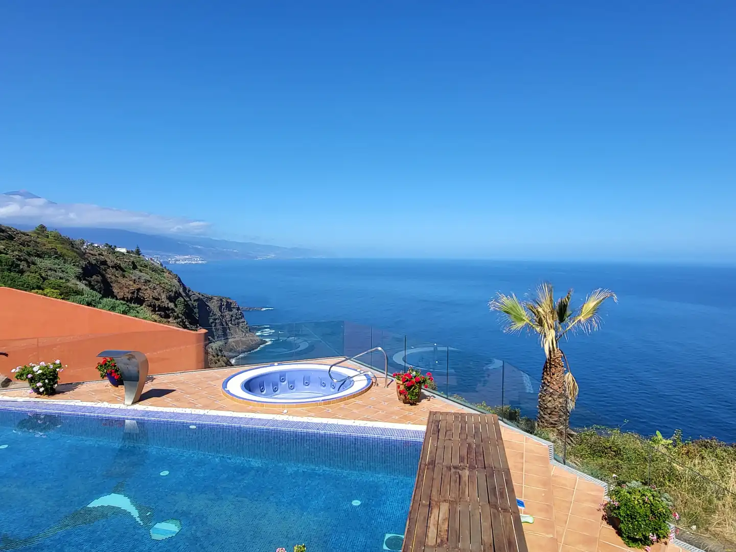 Swimming pool of Country homes for sale in Tacoronte  with Air Conditioner, Heating and Parquet flooring