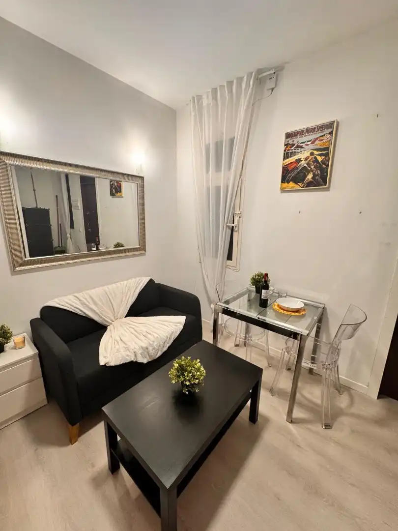 Study for rent in Calle del Pico Cejo, Numancia