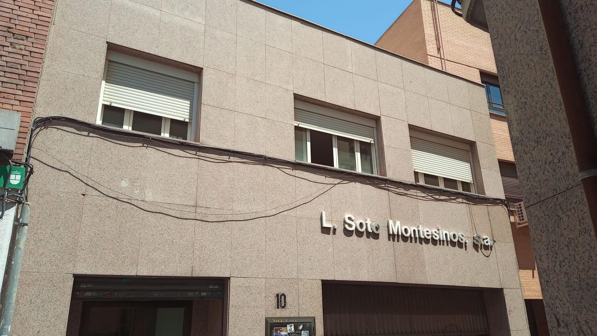 Vista exterior de Edifici en venda en Alcobendas