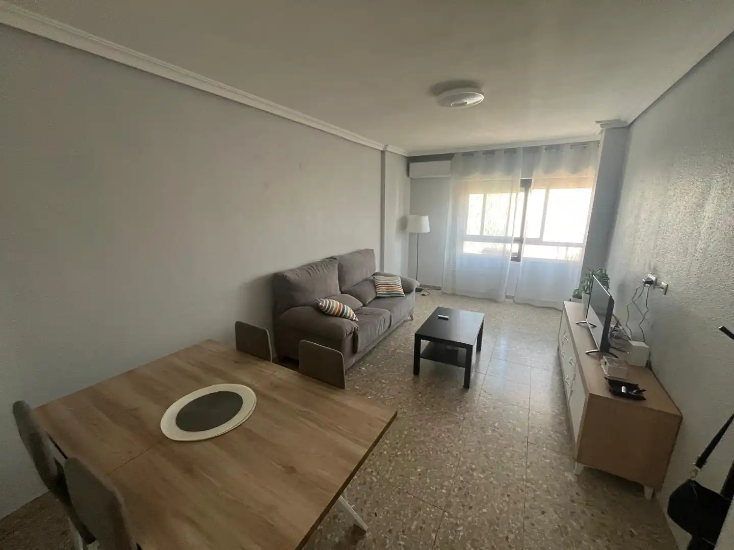 Wohnzimmer von Wohnung zur Miete in Almansa mit Möbliert