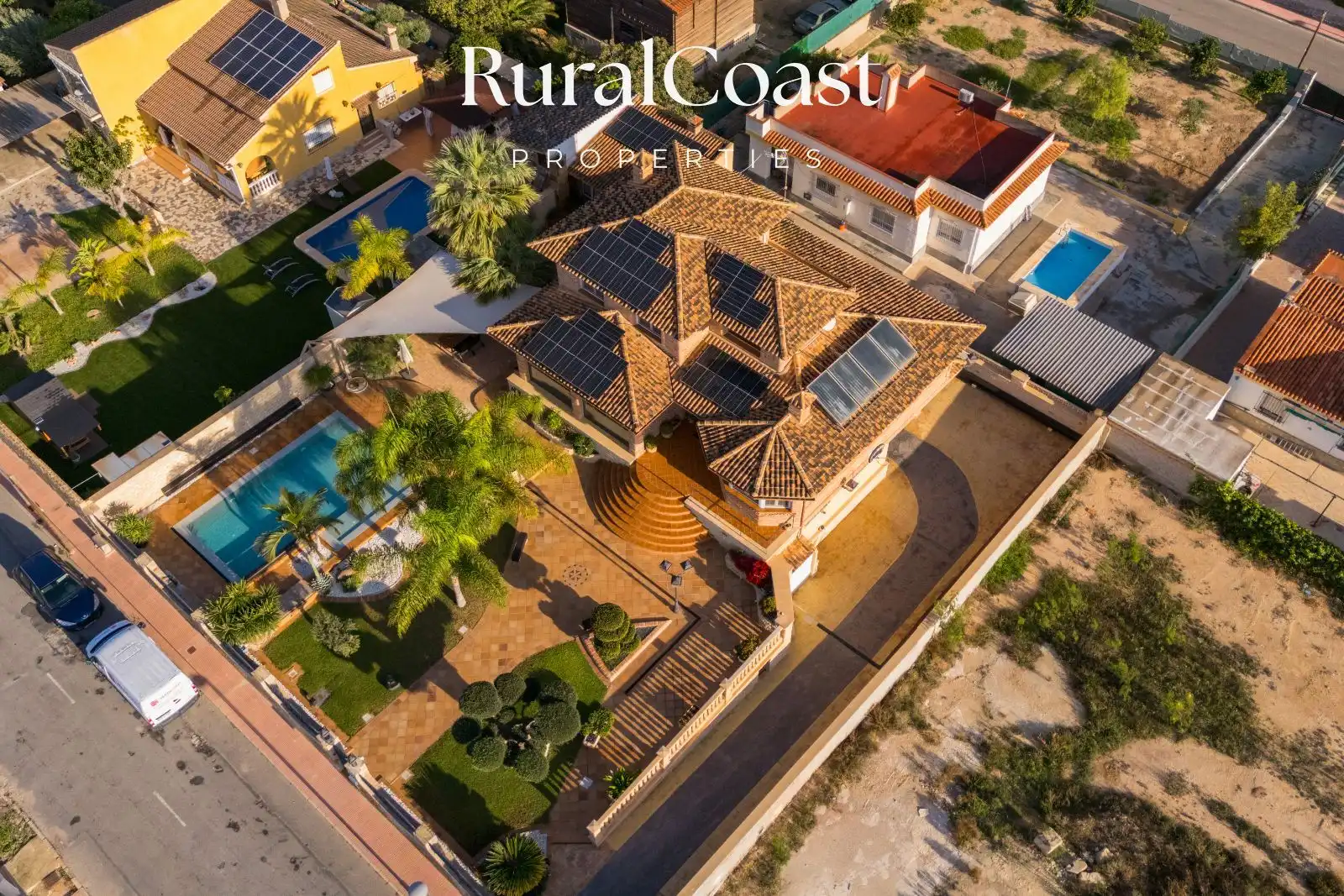 Vista exterior de Casa o xalet en venda en San Vicente del Raspeig / Sant Vicent del Raspeig amb Aire condicionat, Calefacció i Terrassa