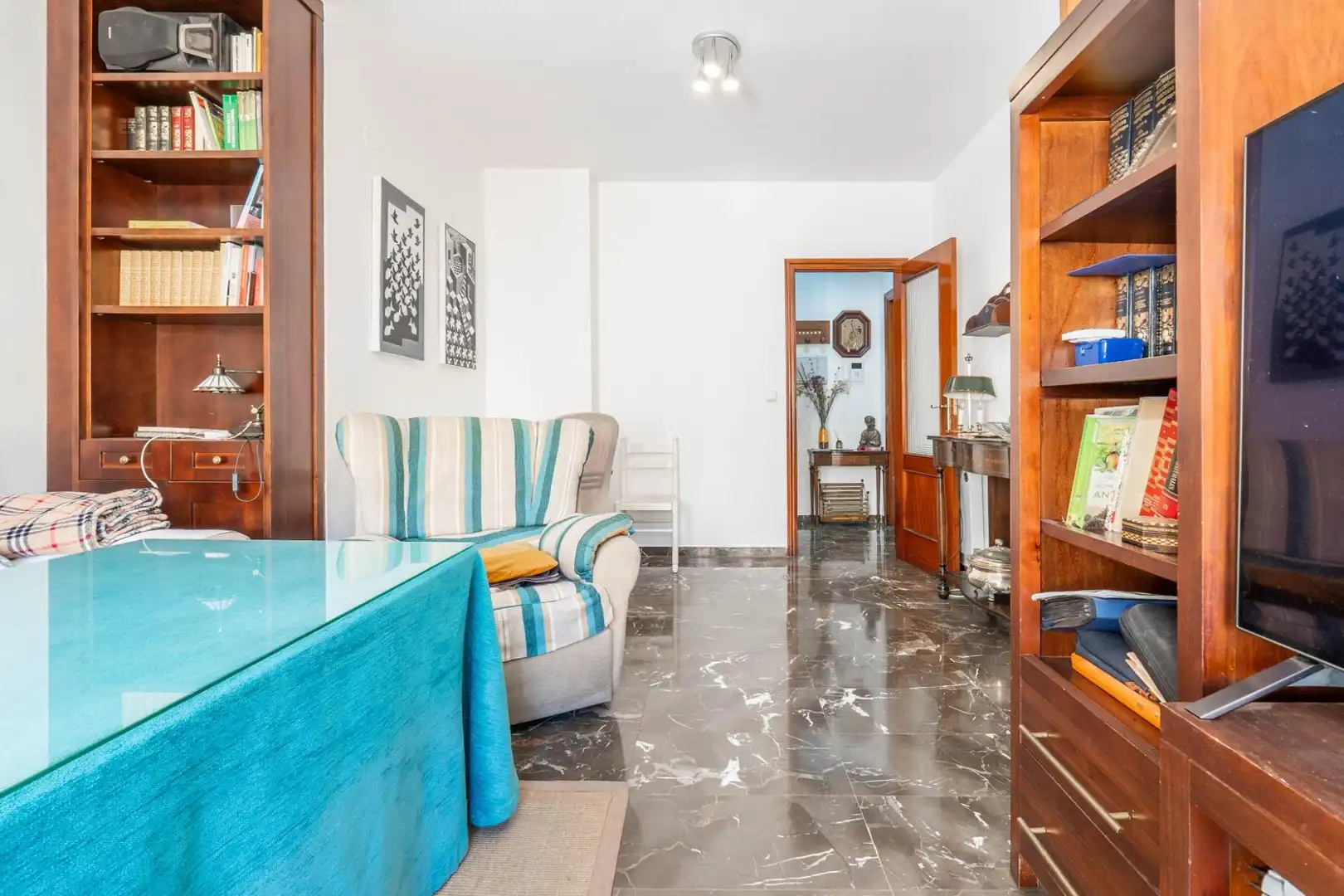 Living room of Flat for sale in Granada  with Heating and Furnished