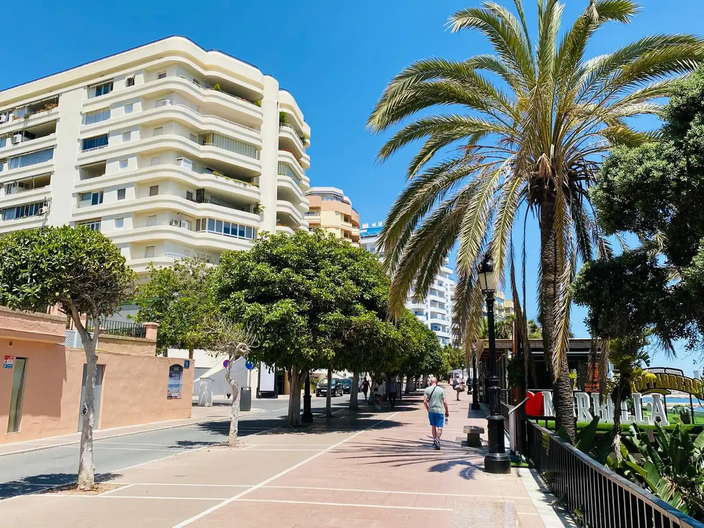 Vista exterior de Apartament en venda en Marbella amb Aire condicionat, Calefacció i Terrassa