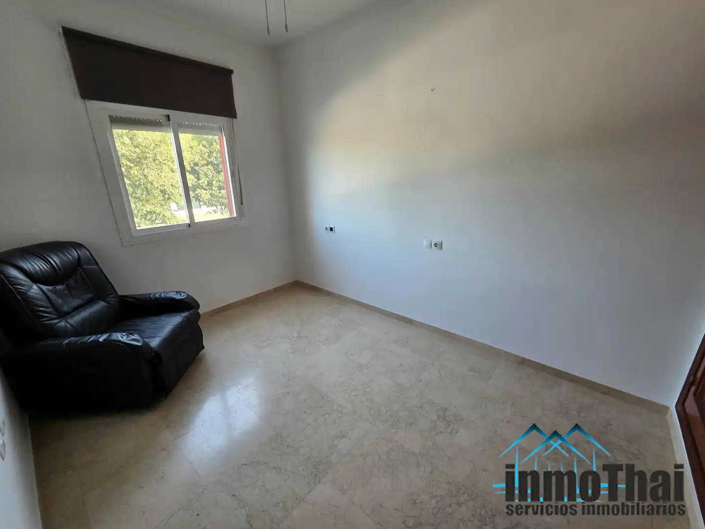 Sala d'estar de Casa adosada en venda en Jerez de la Frontera amb Aire condicionat i Terrassa