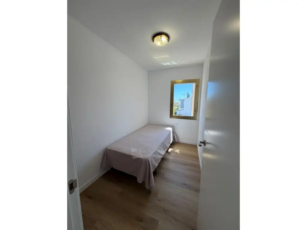 Dormitori de Casa o xalet en venda en Cambrils amb Piscina comunitària