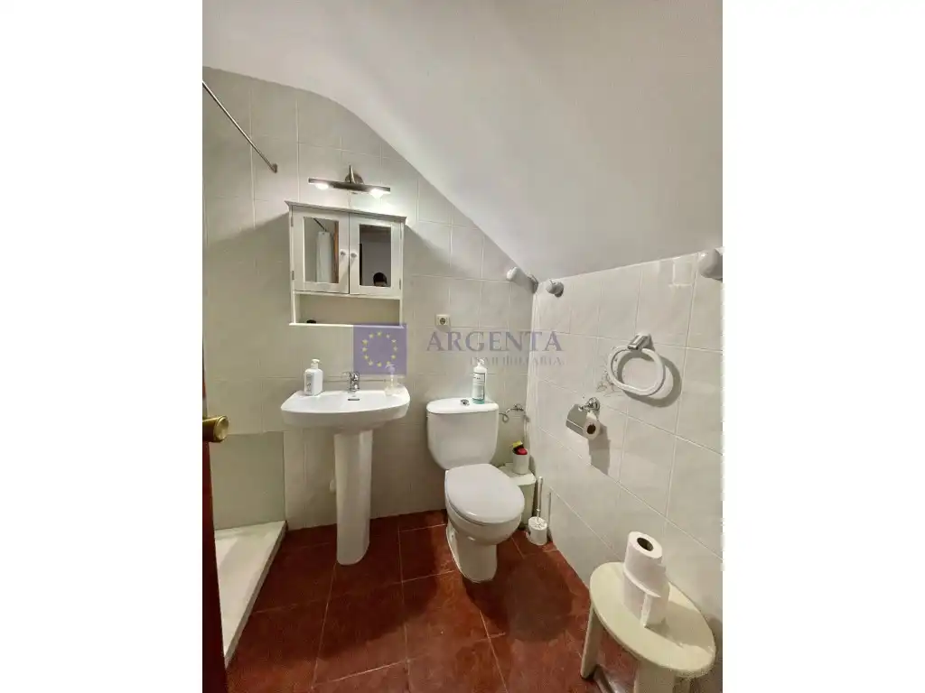 Baño de Casa adosada de alquiler en Malpartida de Cáceres