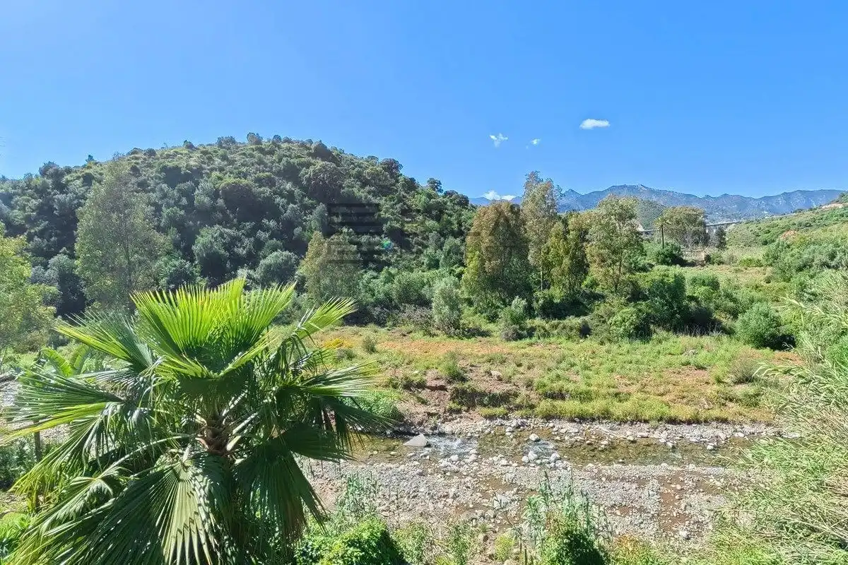 Vista exterior de Pis en venda en Marbella amb Aire condicionat, Terrassa i Traster