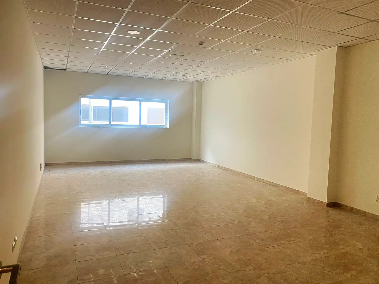 Business premises for sale in C/ Castillo De Monteagudo, imagen 6