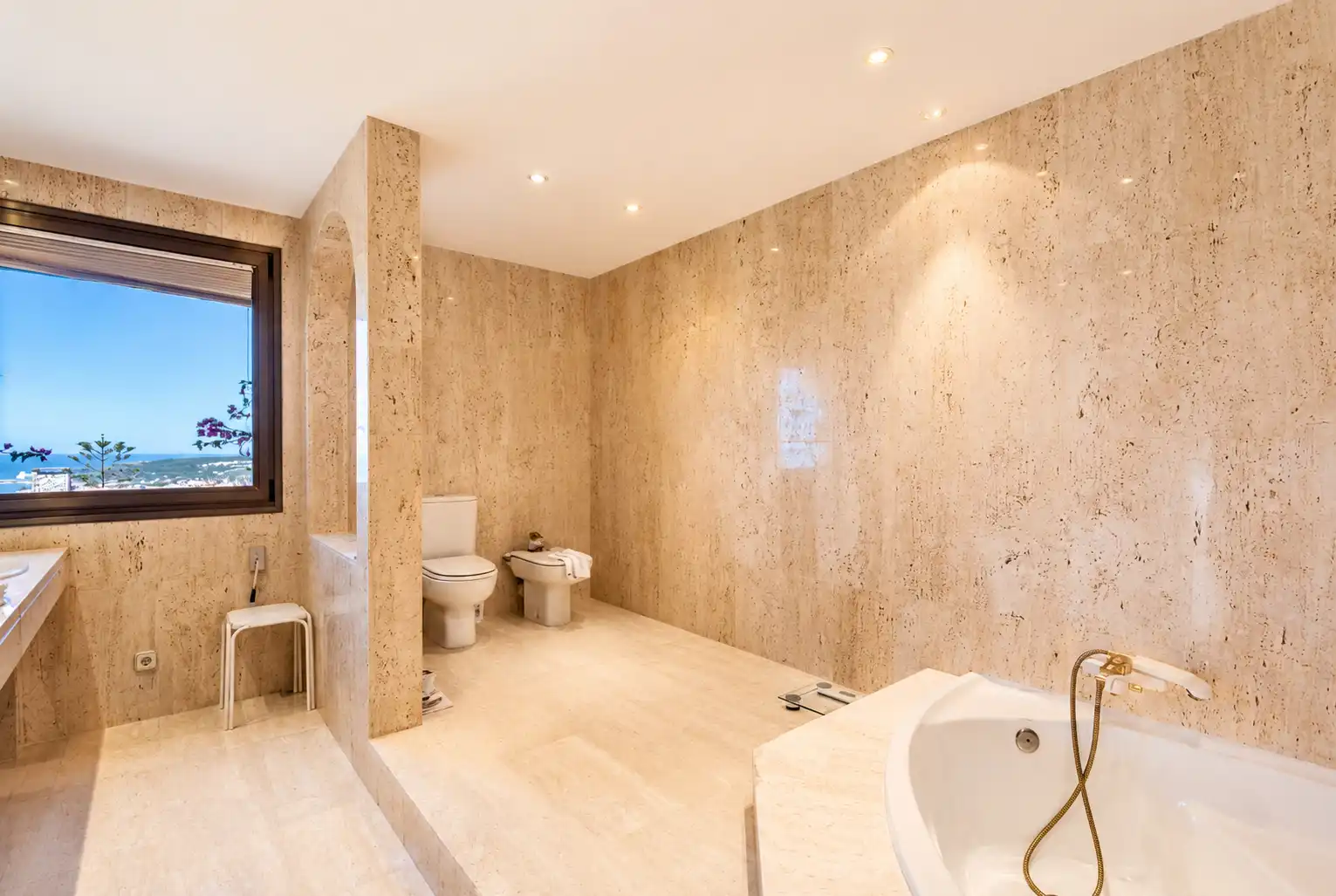 Bathroom of Houses for sale in Sitges  with Air Conditioner, Heating and Private garden