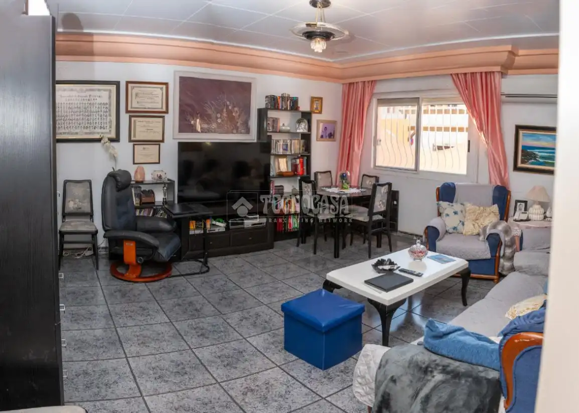 Sala de estar de Casa adosada en venta en Pechina