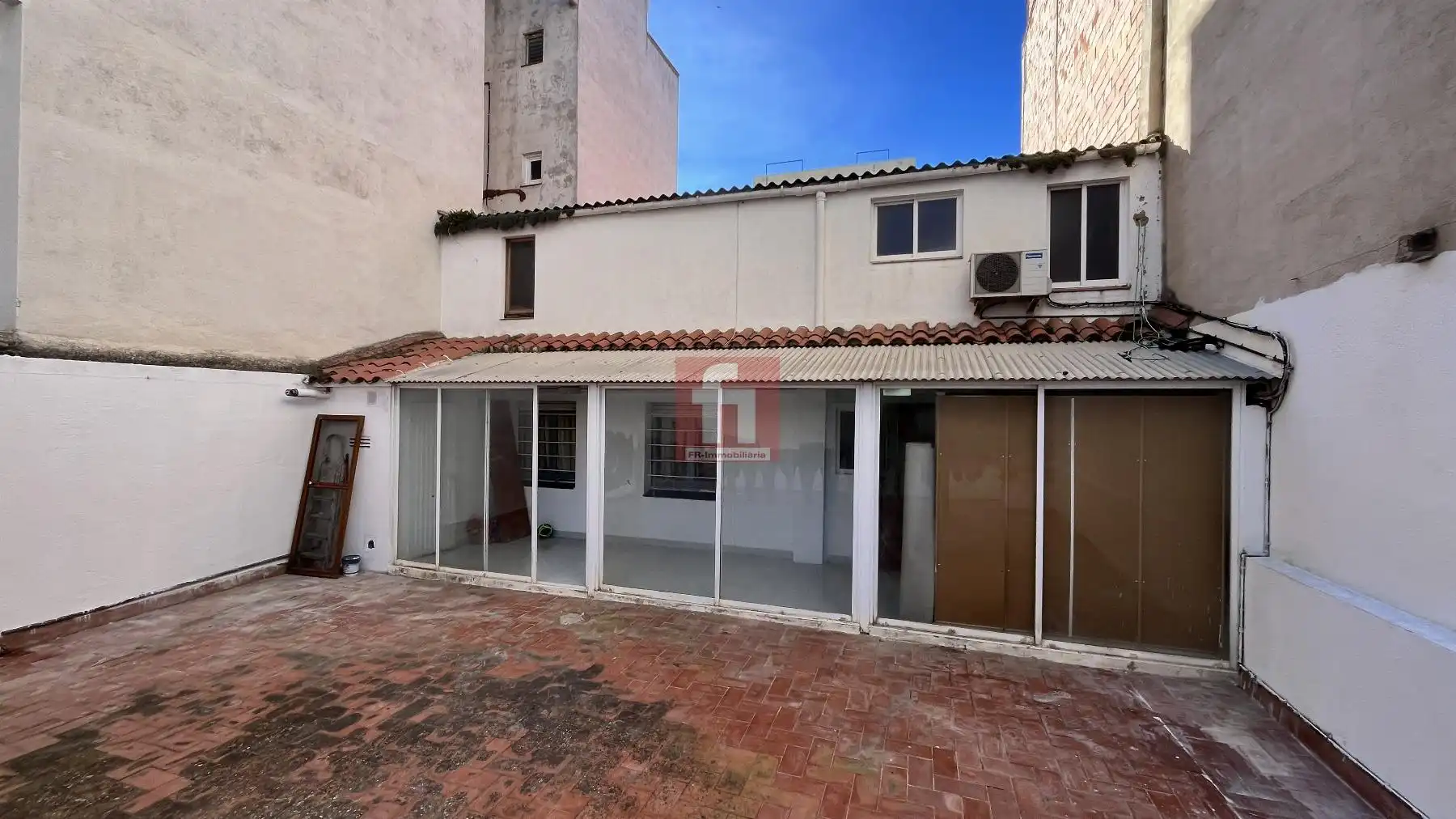 Vista exterior de Casa adosada en venda en Vilafranca del Penedès amb Aire condicionat, Calefacció i Terrassa