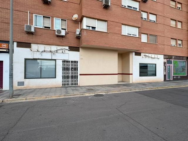 Local comercial en Alquiler en Calle Gustavo Villapalos en Nueva Andalucía