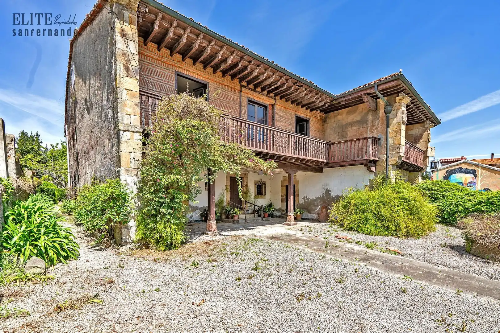 Vista exterior de Casa o xalet en venda en Polanco amb Jardí privat, Terrassa i Balcó