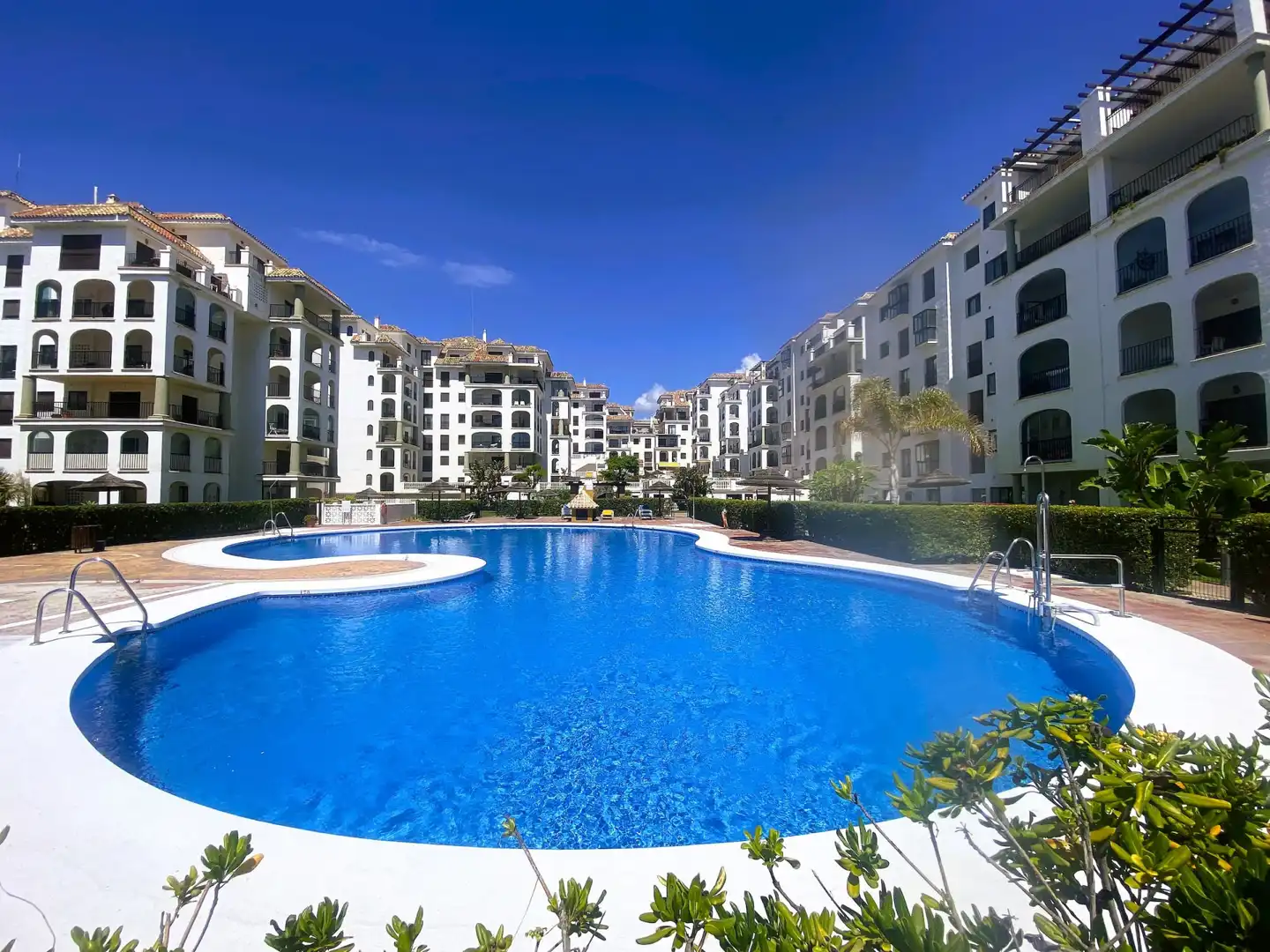 Home with pool for sale in La Duquesa, imagen 2
