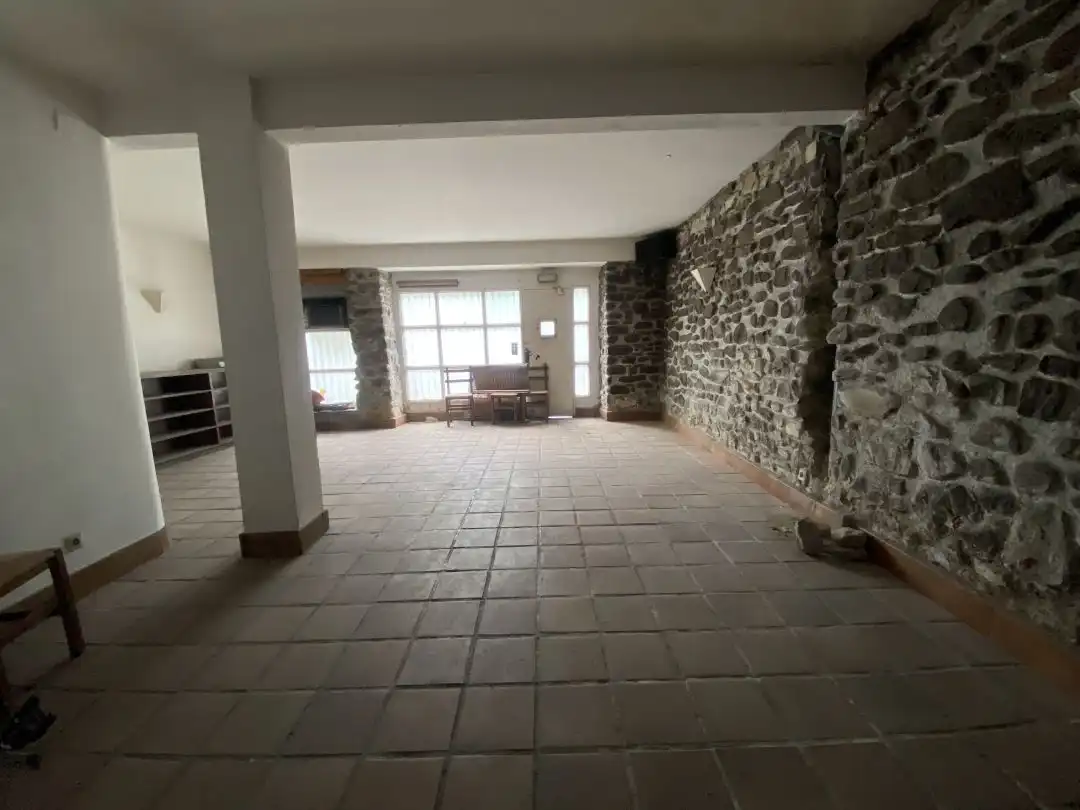 Commercial properties for sale in Bergara