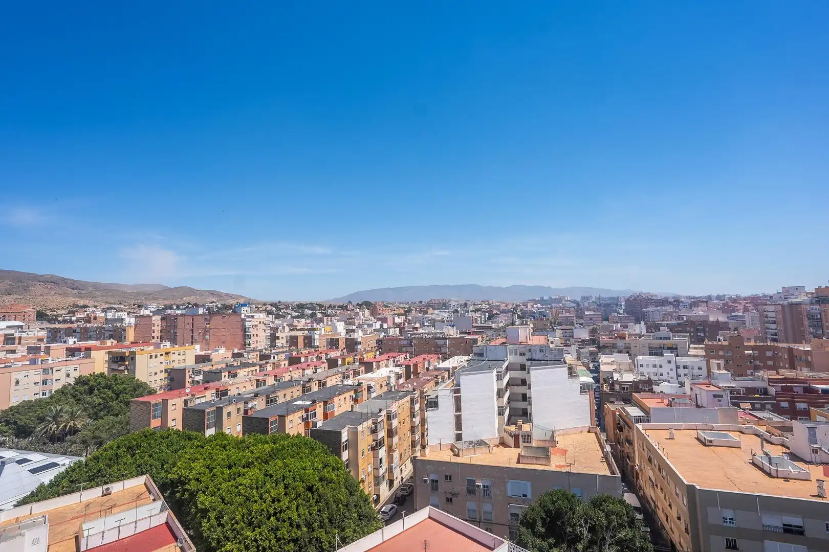 Vista exterior de Ático en venta en Almería con Aire acondicionado y Terraza